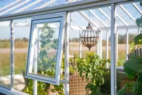 Sidevindu til Green Room Season-drivhus